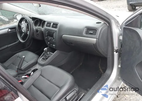 2015 Volkswagen Jetta 1.8T Se из США, поврежденный, VIN 3VWD17AJ2FM262359